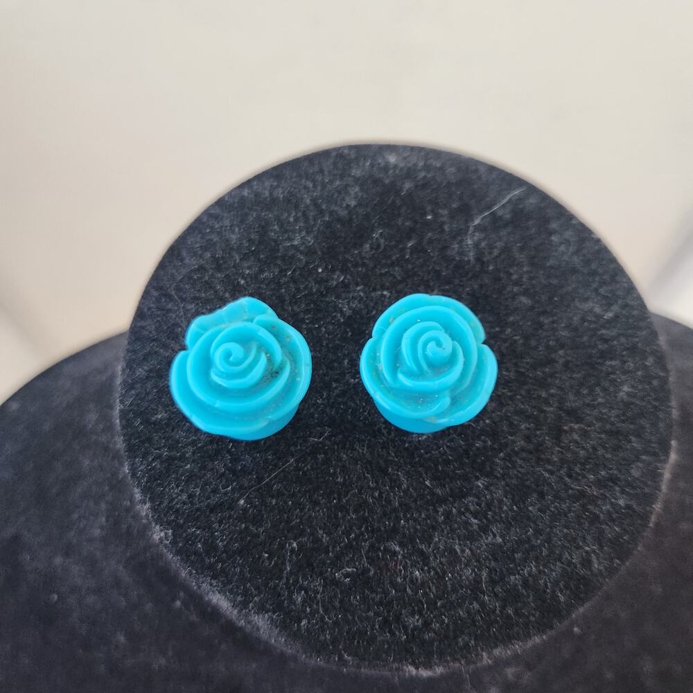 Used 9mm Teal blue Rose ear tunnel/plug